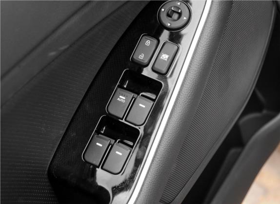 起亚K5 2014款 2.0T 自动T-PREMIUM 车厢座椅   门窗控制