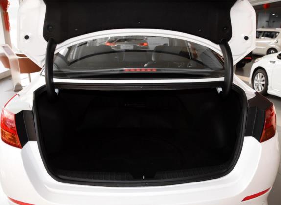 起亚K5 2015款 2.0L 自动LUX 车厢座椅   后备厢