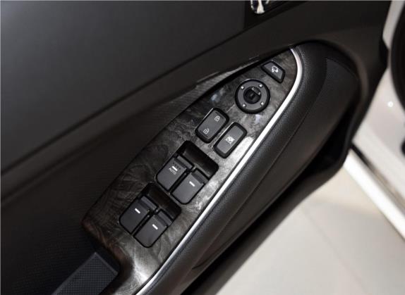 起亚K5 2015款 2.0L 自动LUX 车厢座椅   门窗控制