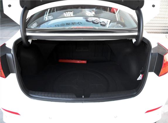 起亚K5 2015款 2.0L 自动Special 车厢座椅   后备厢