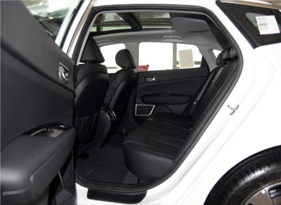 起亚K5 2016款 2.0L 自动PRM 车厢座椅   后排空间