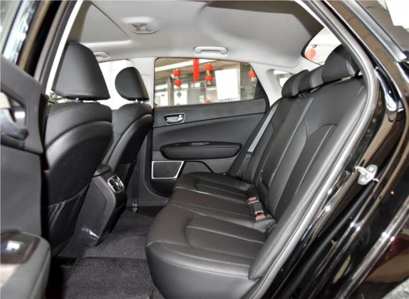 起亚K5 2016款 2.0L 自动GLS 车厢座椅   后排空间