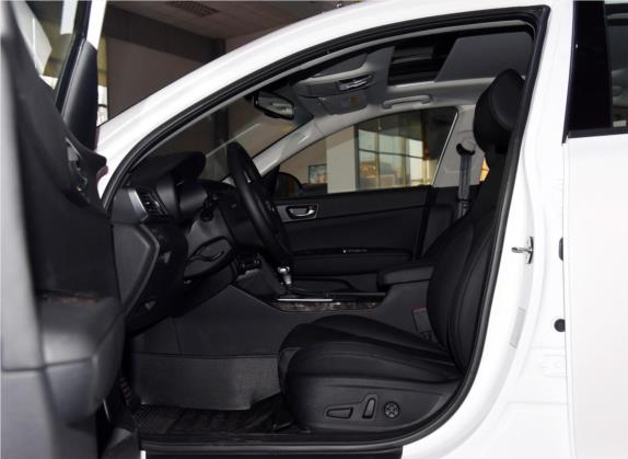 起亚K5 2016款 2.0L 自动LUX 车厢座椅   前排空间