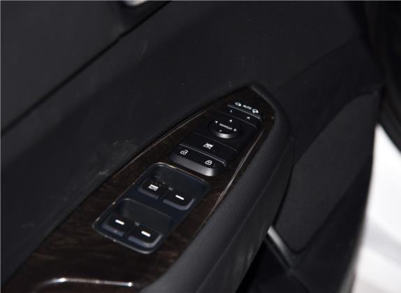 起亚K5 2016款 2.0L 自动LUX 车厢座椅   门窗控制