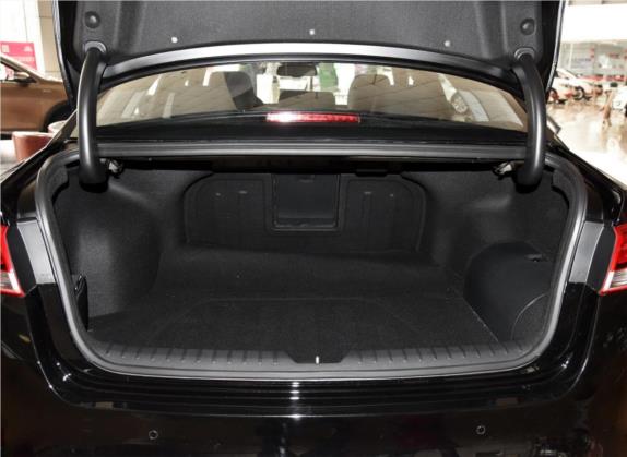 起亚K5 2016款 2.0L hybrid GLS 车厢座椅   后备厢