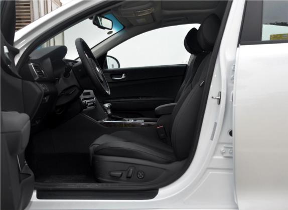 起亚K5 2017款 2.0L 自动15周年特别版LUX 车厢座椅   前排空间