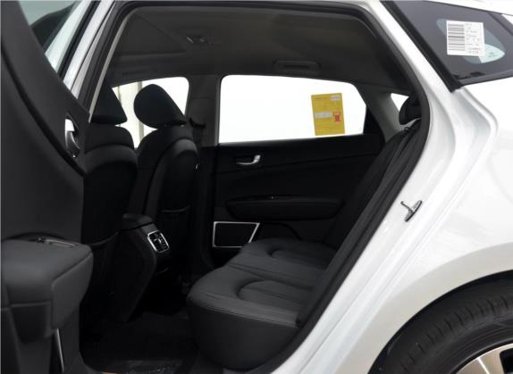 起亚K5 2017款 2.0L 自动15周年特别版LUX 车厢座椅   后排空间