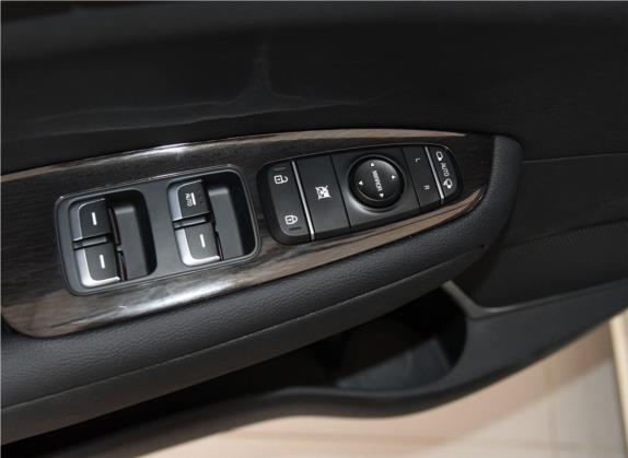 起亚K5 2019款 Pro 2.0L 自动豪华版 国V 车厢座椅   门窗控制