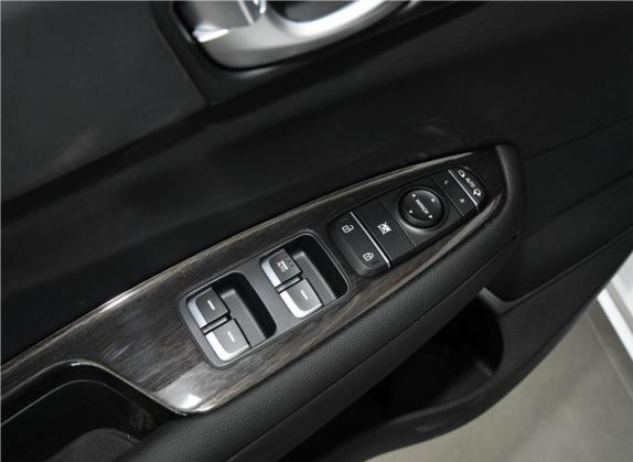 起亚K5 2019款 Pro 2.0L 自动豪华版 国VI 车厢座椅   门窗控制