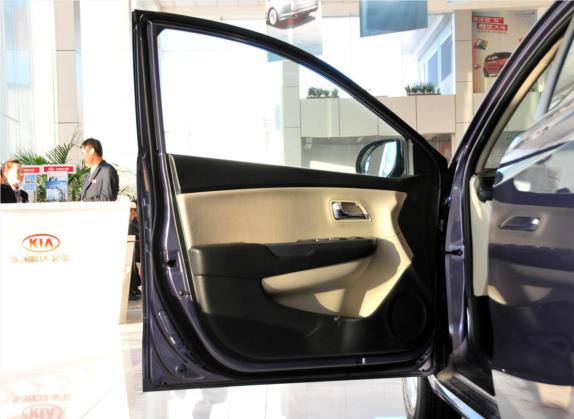 起亚K2 2011款 三厢 1.4L AT TOP 车厢座椅   前门板