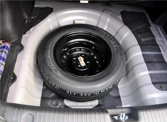 起亚K2 2011款 三厢 1.6L AT Premium 其他细节类   备胎