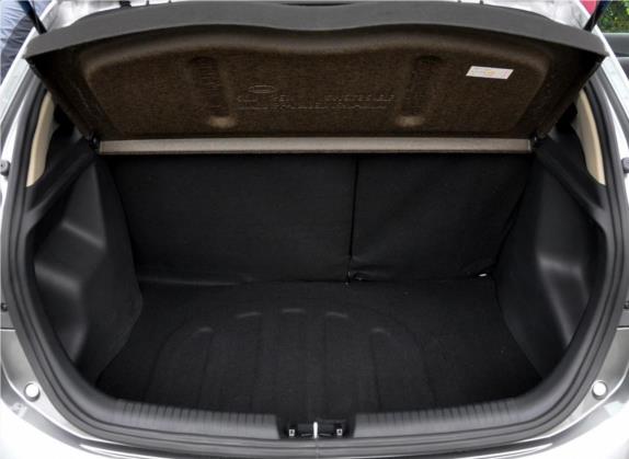 起亚K2 2012款 两厢 1.6L AT Premium 车厢座椅   后备厢