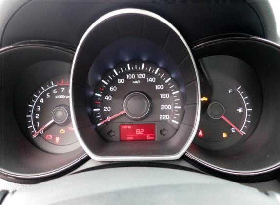 起亚K2 2012款 三厢 1.4L MT GL纪念版 中控类   仪表盘