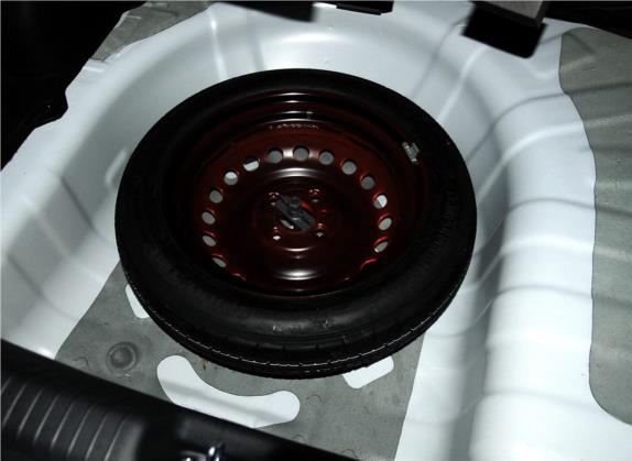 起亚K2 2012款 三厢 1.4L MT GLS纪念版 其他细节类   备胎