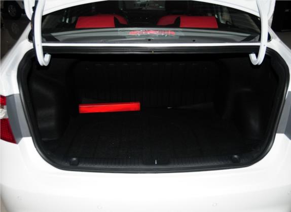 起亚K2 2012款 三厢 1.4L MT GLS纪念版 车厢座椅   后备厢