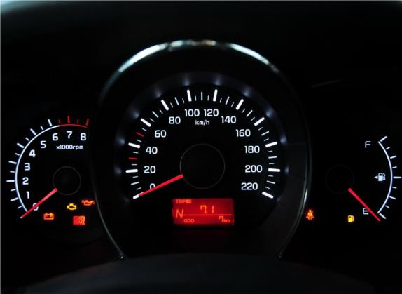 起亚K2 2012款 三厢 1.4L AT GLS纪念版 中控类   仪表盘