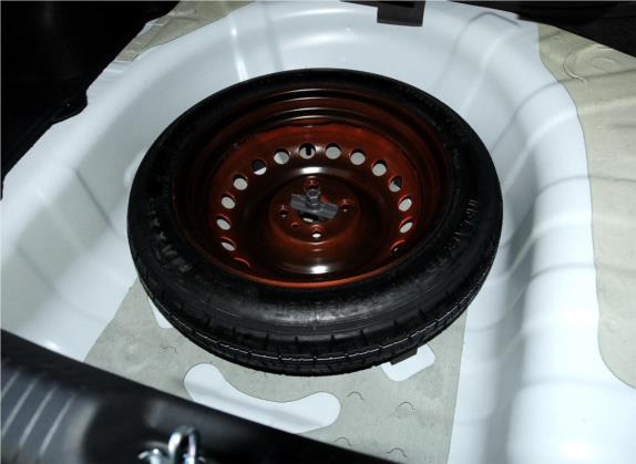 起亚K2 2012款 三厢 1.4L MT TOP纪念版 其他细节类   备胎