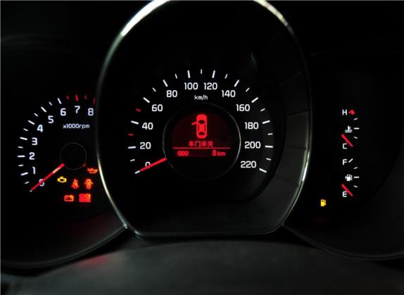起亚K2 2012款 三厢 1.4L MT TOP纪念版 中控类   仪表盘