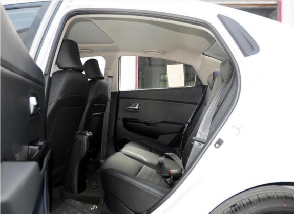 起亚K2 2015款 三厢 1.6L AT Premium 车厢座椅   后排空间