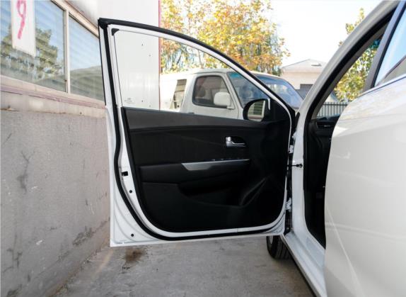 起亚K2 2015款 三厢 1.4L MT GLS 车厢座椅   前门板