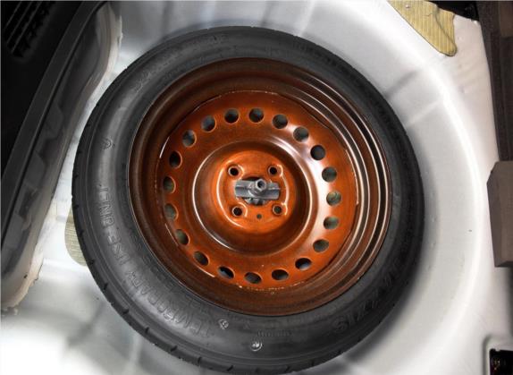 起亚K2 2015款 两厢 1.4L AT GLS 其他细节类   备胎