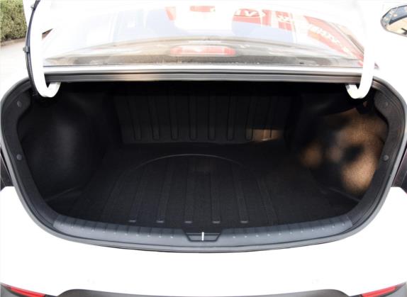 起亚K2 2017款 三厢 1.4L AT GLS 车厢座椅   后备厢