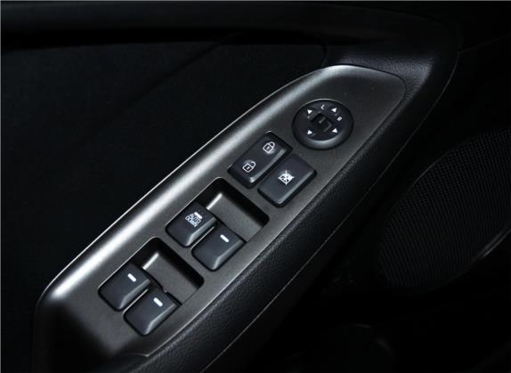 起亚K3 2013款 1.6L 手动GL 车厢座椅   门窗控制
