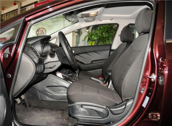 起亚K3 2013款 1.6L 手动GLS 车厢座椅   前排空间