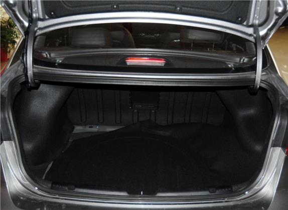起亚K3 2013款 1.6L 自动DLX 车厢座椅   后备厢