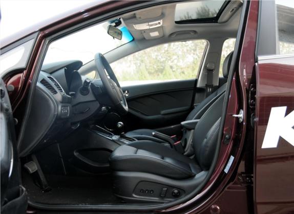 起亚K3 2013款 1.6L 自动Premium 车厢座椅   前排空间