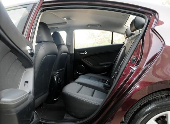 起亚K3 2013款 1.6L 自动Premium 车厢座椅   后排空间