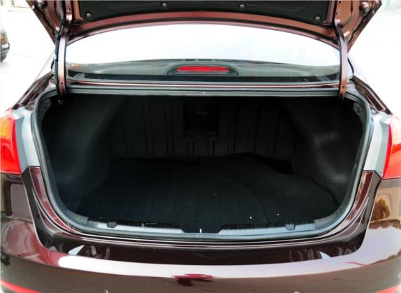 起亚K3 2013款 1.6L 自动Premium 车厢座椅   后备厢