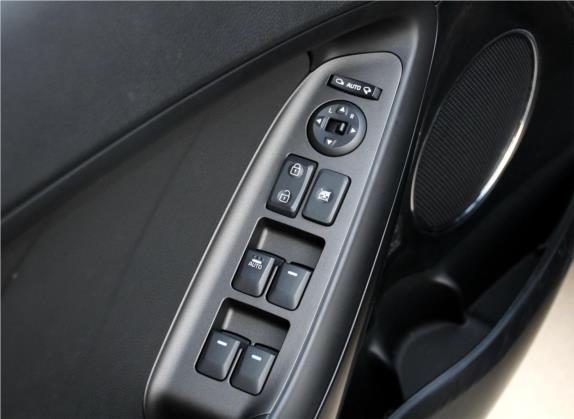 起亚K3 2013款 1.6L 自动Premium 车厢座椅   门窗控制
