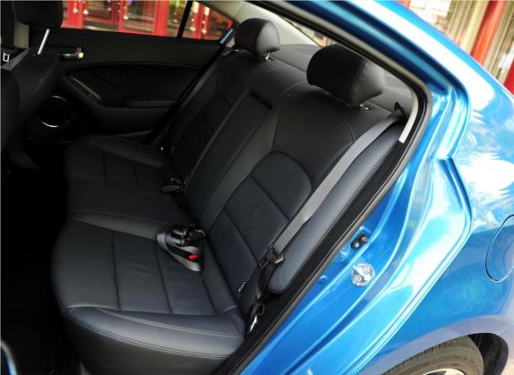 起亚K3 2013款 1.8L 自动Premium 车厢座椅   后排空间