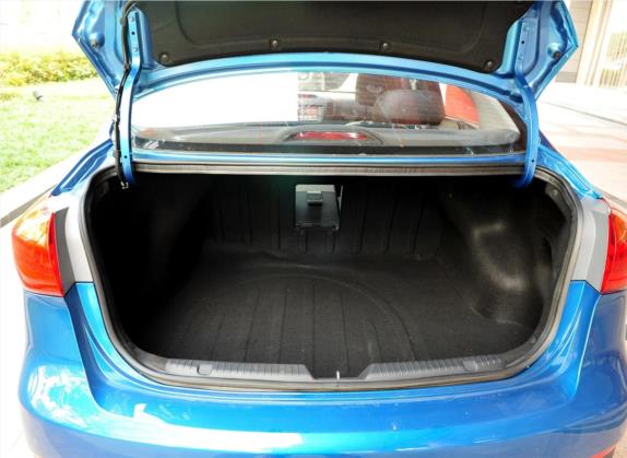 起亚K3 2013款 1.8L 自动Premium 车厢座椅   后备厢
