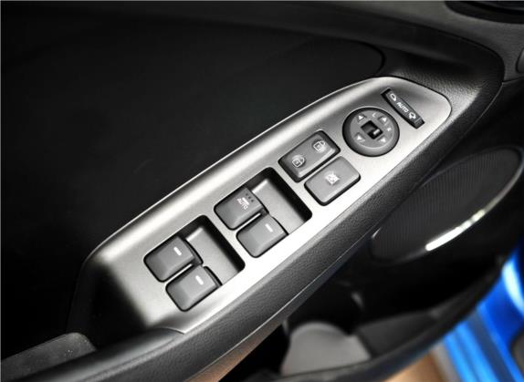 起亚K3 2013款 1.8L 自动Premium 车厢座椅   门窗控制