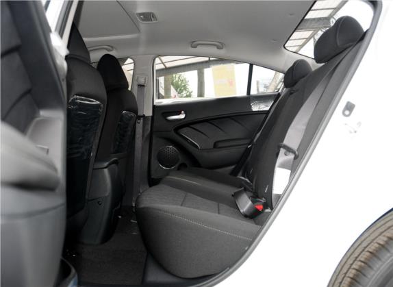 起亚K3 2015款 1.6L 手动GLS 车厢座椅   后排空间