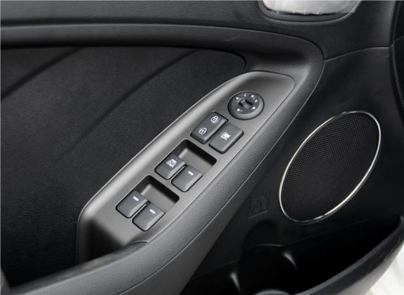 起亚K3 2015款 1.6L 手动GLS 车厢座椅   门窗控制