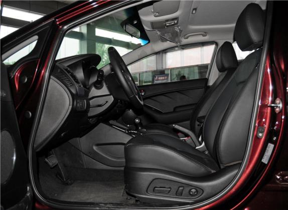 起亚K3 2015款 1.6L 自动GLS 车厢座椅   前排空间
