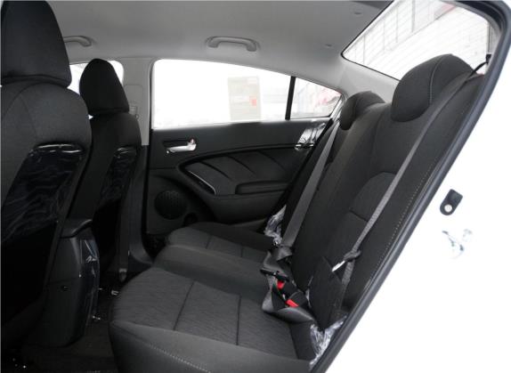起亚K3 2015款 1.6L 手动GL 车厢座椅   后排空间