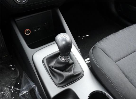 起亚K3 2015款 1.6L 手动GL 中控类   挡把