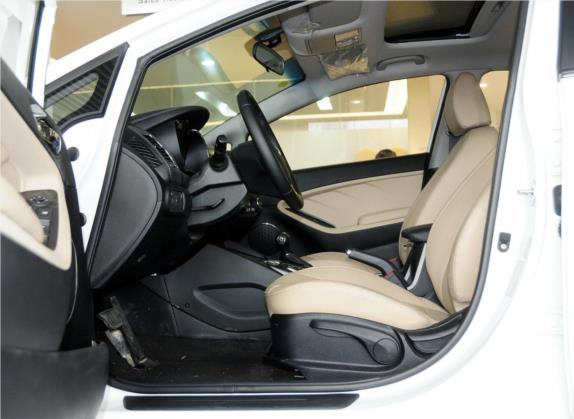 起亚K3 2015款 1.6L 自动DLX 车厢座椅   前排空间