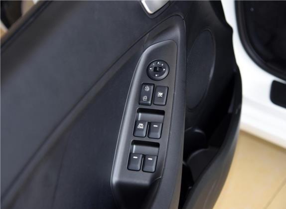 起亚K3 2016款 1.6L 手动GL 车厢座椅   门窗控制