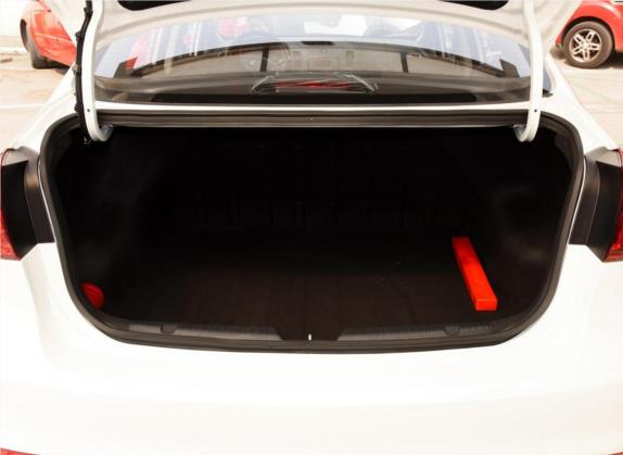 起亚K3 2016款 1.6L 自动GL 车厢座椅   后备厢