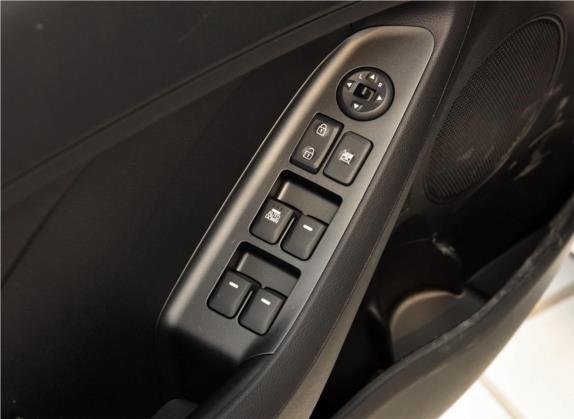 起亚K3 2016款 1.6L 自动GL 车厢座椅   门窗控制