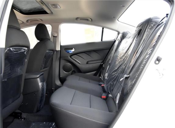 起亚K3 2016款 1.6L 手动GLS 车厢座椅   后排空间