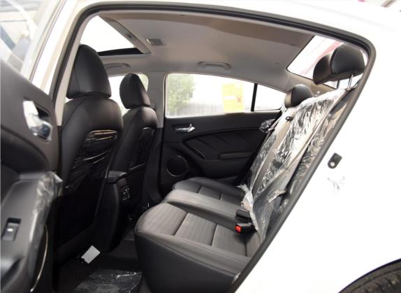 起亚K3 2016款 1.6L 自动DLX 车厢座椅   后排空间