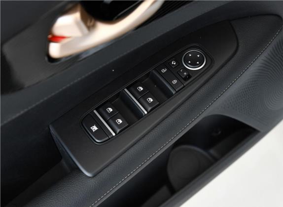 起亚K3 2019款 1.5L CVT智享互联版 车厢座椅   门窗控制