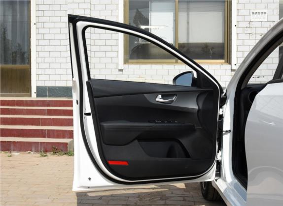 起亚K3 2019款 1.5L CVT舒适版 车厢座椅   前门板