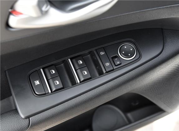 起亚K3 2019款 1.5L CVT舒适版 车厢座椅   门窗控制